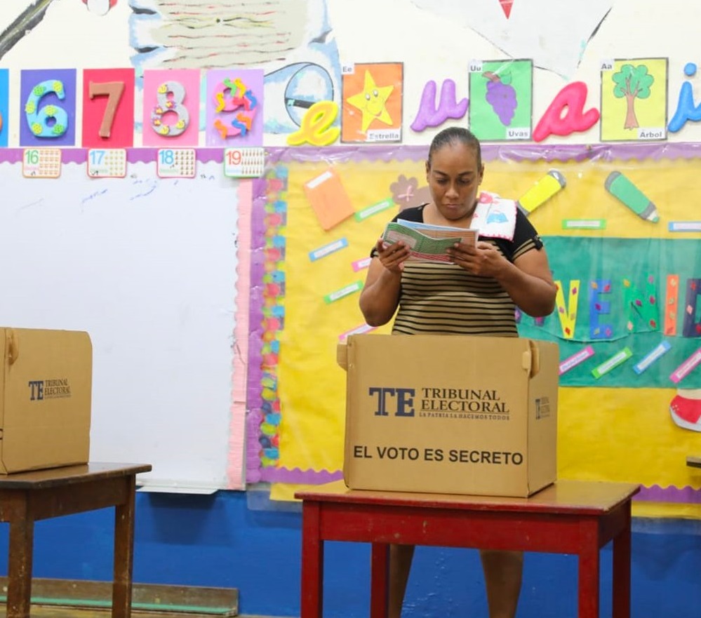 Participación electoral en las primarias del PRD alcanza 37.5%