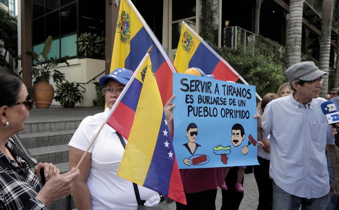 Protestan en Miami contra restaurante cuyo chef agasajó a Maduro