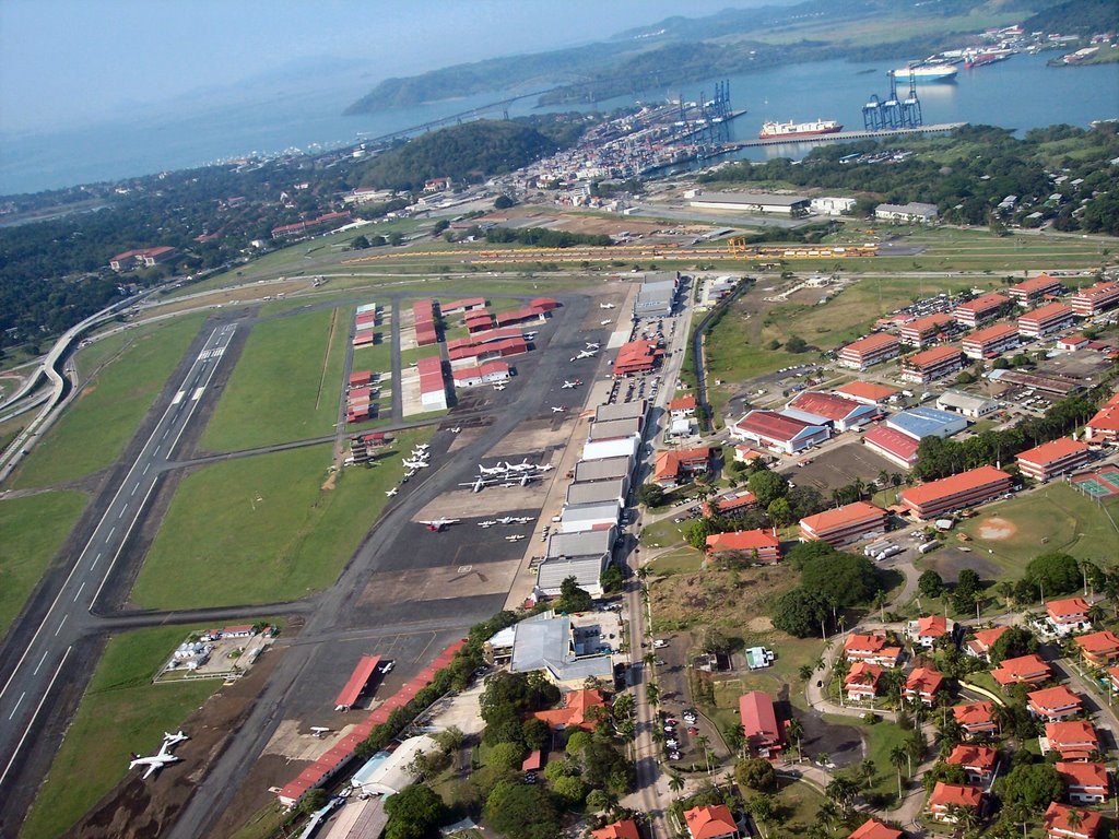 Aeropuerto Marcos A. Gelabert suspende operaciones