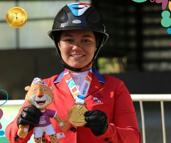Marissa Thompson gana medalla de  oro en  competencia olímpica ecuestre