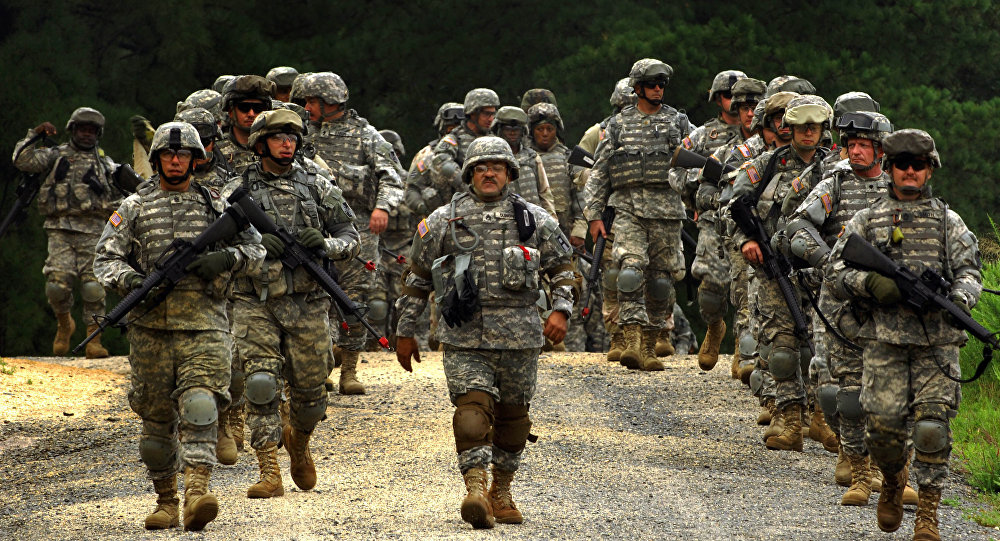 Ejército de EEUU despliega kilómetros de alambrada en frontera con México