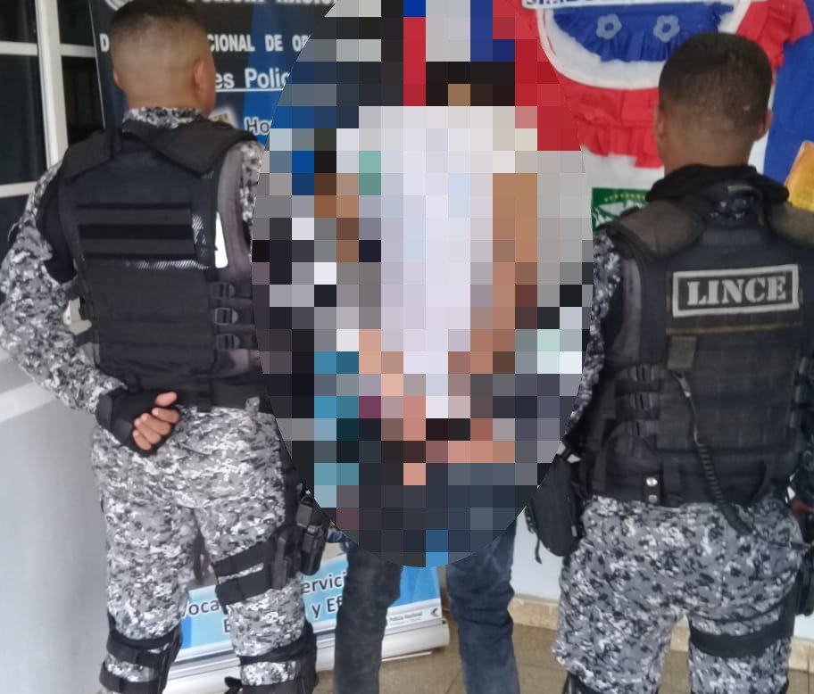 Capturan a dos sujetos involucrados en el asalto de un comercio en Alcalde Díaz