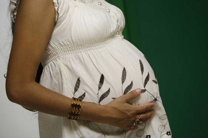 Promulgan ley en Texas que prohíbe abortar después de las seis semanas de embarazo