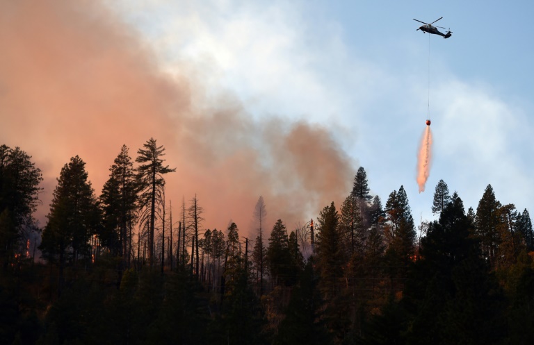 Miles de bomberos luchan contra incendios en California y aumentan las víctimas