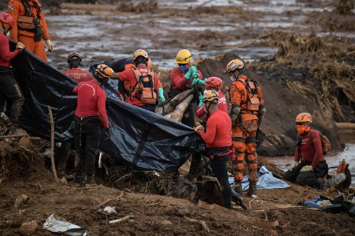 Sube a 84 número de muertos en tragedia minera en Brasil