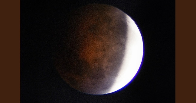 Luna Roja pudo ser apreciada en algunos lugares de Panamá tras espesa nubosidad