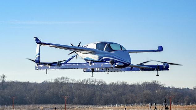 Prototipo de auto volador hace su primer vuelo de prueba