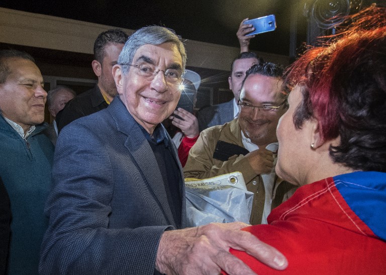 El expresidente costarricense Arias denunciado por acoso sexual