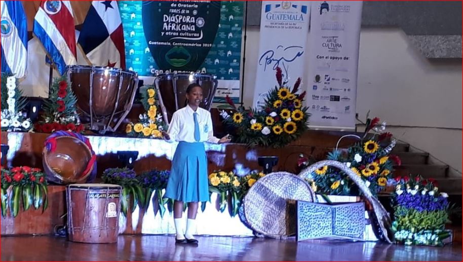Estudiante veragüense gana concurso de oratoria en Guatemala