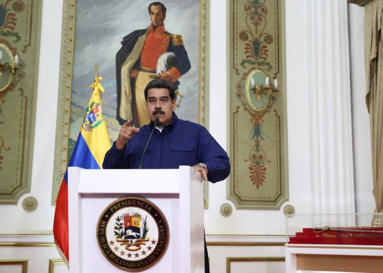Maduro es "optimista" tras reanudación de diálogo gobierno-oposición en Barbados
