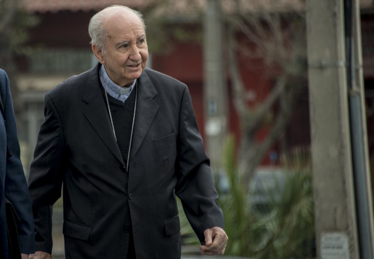 Influyente exarzobispo de Santiago declara por encubrir casos de abuso sexual