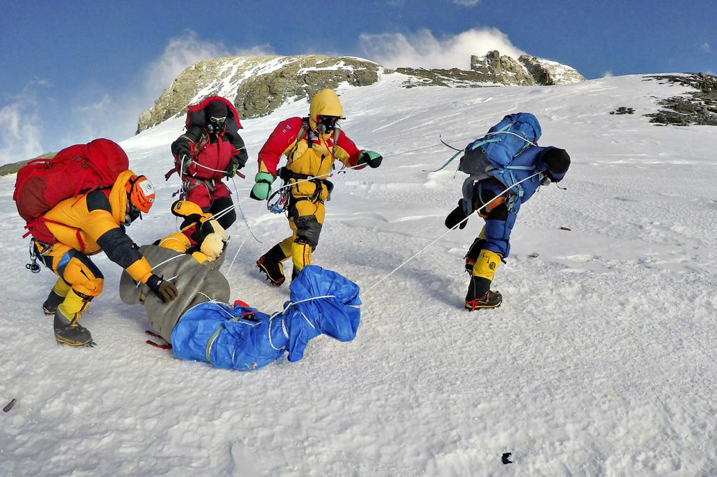 Glaciares del monte Everest se derriten y revelan cadáveres de montañistas desaparecidos