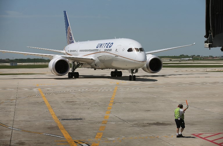 Desviado un Boeing de United Airlines a Nueva Caledonia por humo en la cabina