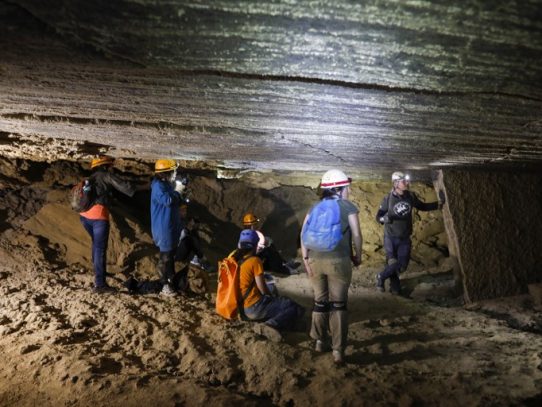 Exploradores israelíes presentan la caverna más larga del mundo