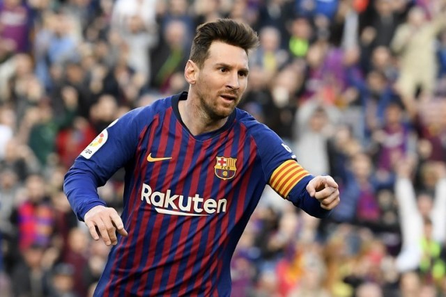 Messi fulmina al Espanyol con un doblete y acerca la Liga al Camp Nou