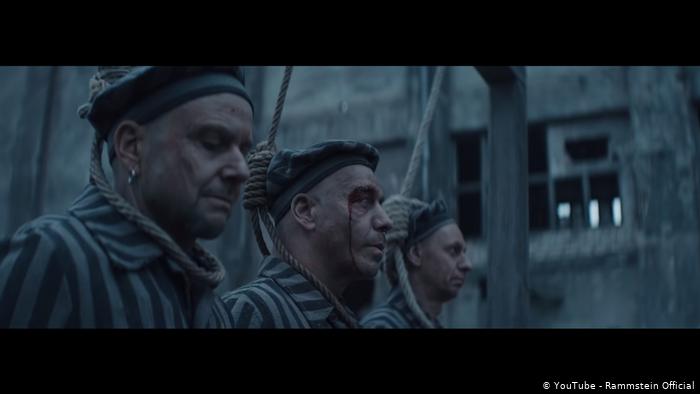 Críticas a un vídeo Rammstein donde sus miembros aparecen vestido de presos nazis