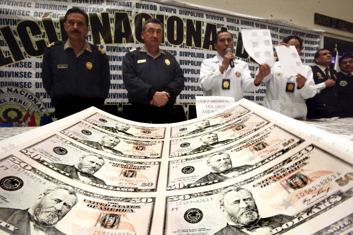 Policía peruana decomisa cinco millones de dólares en billetes falsos
