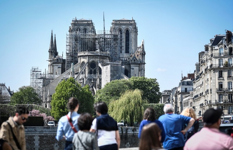 Notre Dame está "casi a salvo", según ministro francés de Cultura