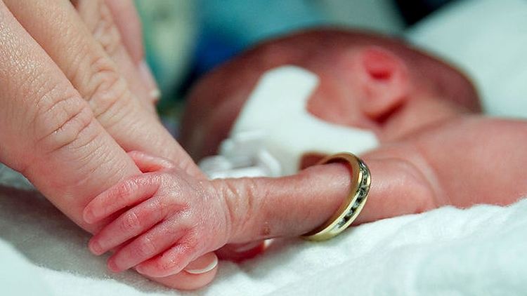 El "bebé más pequeño del mundo", a punto para salir del hospital