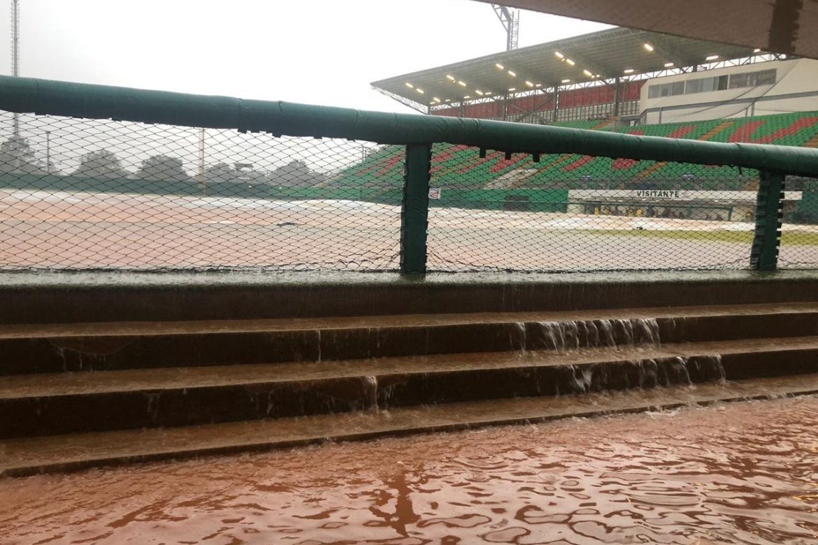 El estadio Kenny Serracín se inunda nuevamente