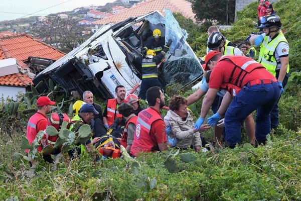 Al menos 29 muertos en accidente de autobús con turistas alemanes en Madeira