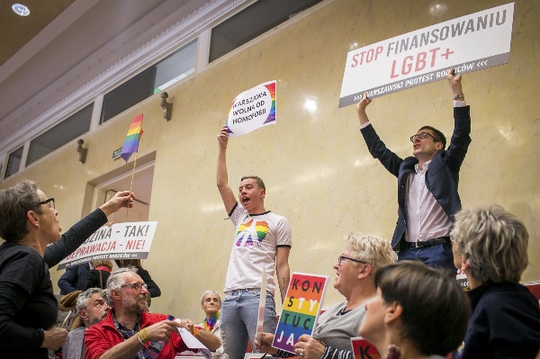 Los populistas de Polonia eligen a su nuevo gran enemigo: las personas homosexuales