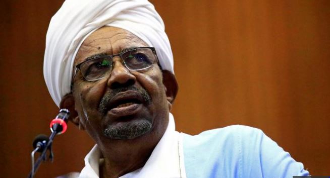 Junta militar derroca al presidente de Sudán Omar al Bashir