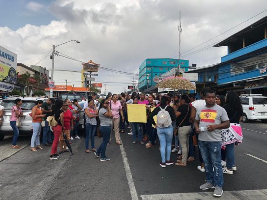 Acudientes del Moisés Castillo Ocaña en La Chorrera exigen reapertura del plantel