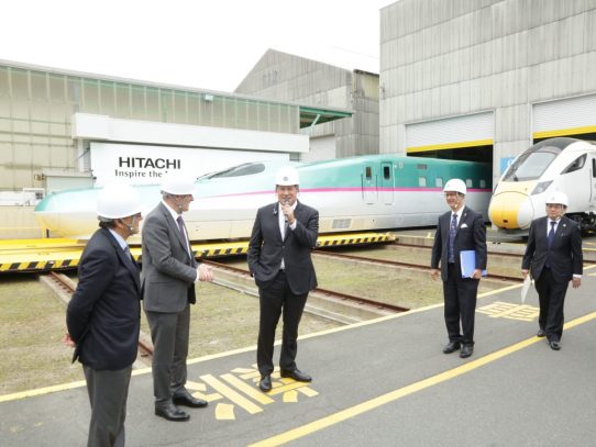 Varela visita Yamaguchi para conocer la tecnología detrás de la Línea 3 del Metro