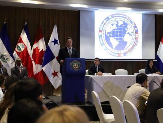 Varela pide a UE que persiga a narcos contaminadores de contenedores en la región