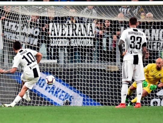 La Juventus remonta al Milan con goles de Dybala y Kean