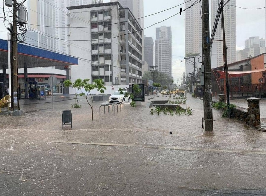 Lluvias causan inundaciones en Panamá y seguirán hasta las 3:30 p.m.