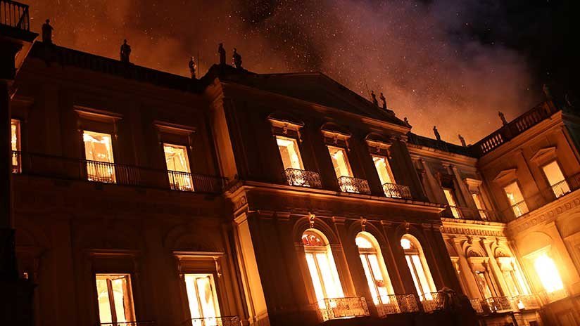 Incendio del Museo Nacional de Rio empezó en aire acondicionado
