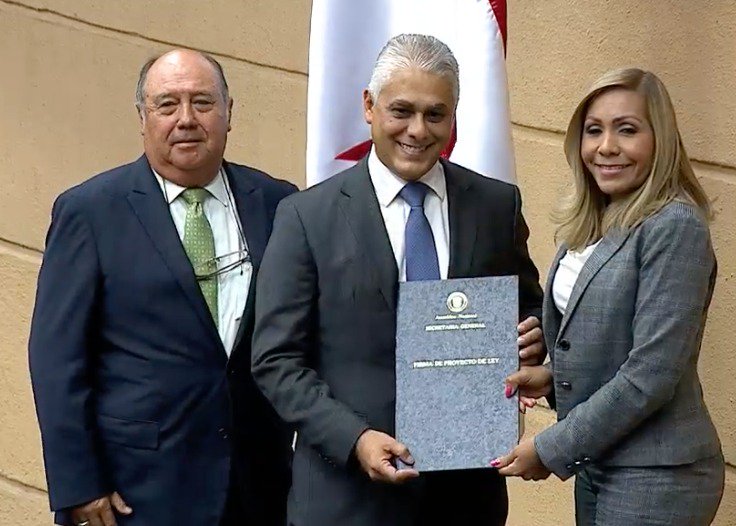 Jorge González es ratificado por el Pleno como directivo del Canal de Panamá