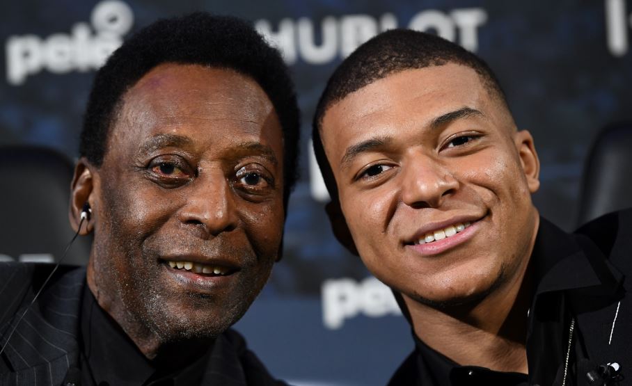 El mito brasileño Pelé hospitalizado en París tras su encuentro con Mbappé