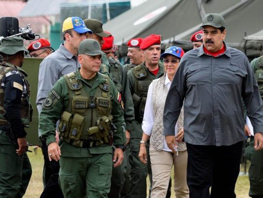 México considera "un gran error" una intervención militar en Venezuela