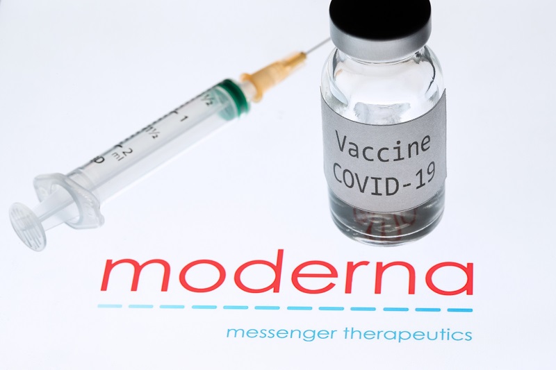 La vacuna de Moderna tiene altos índices de protección contra el coronavirus. ¿Cómo es distinta de la vacuna de Pfizer-BioNTech?