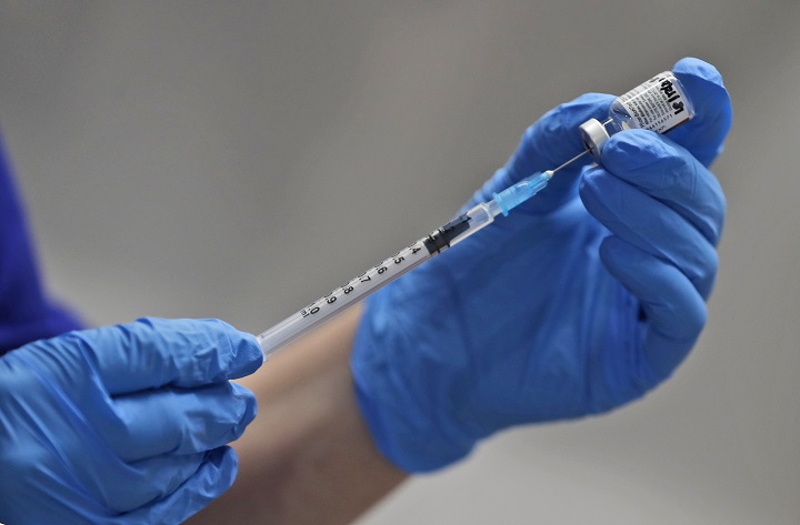 EE.UU. analiza la posible aprobación de vacuna Pfizer-BioNTech contra covid-19
