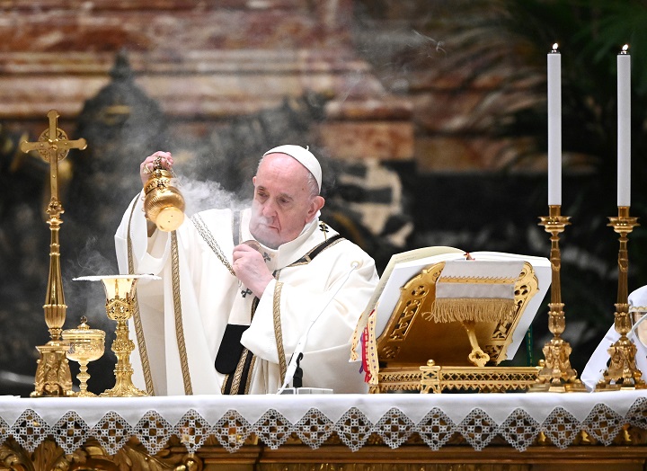 Por una "ciática dolorosa" el Papa no oficiará las principales liturgias de fin de año