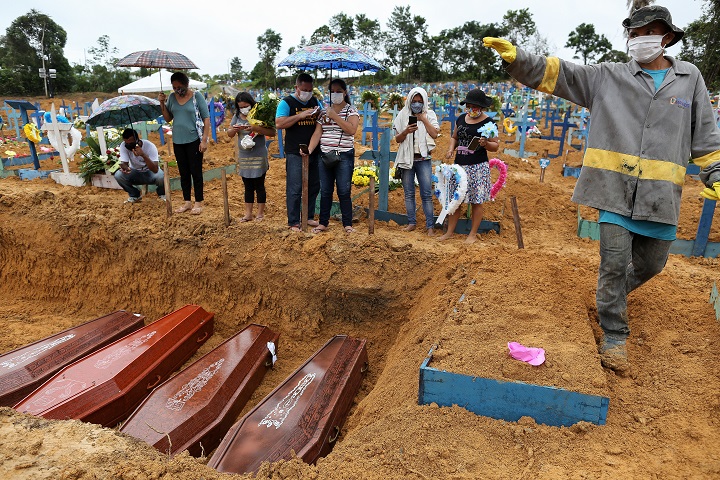 Brasil supera las 400,000 muertes por covid-19, sin ver el final del túnel