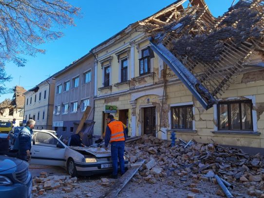 Edificios dañados y pánico por fuerte sismo de magnitud 6,4 en el centro de Croacia