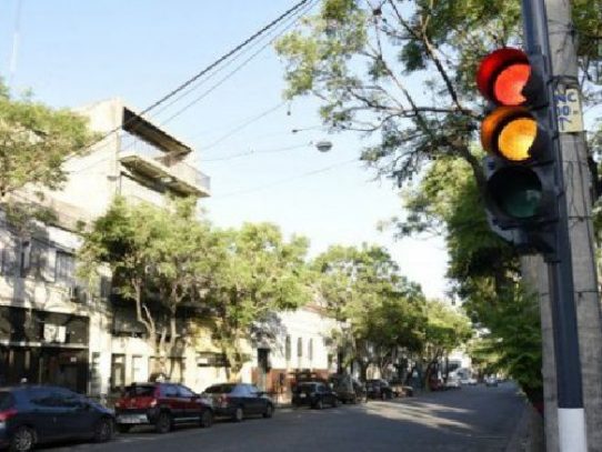 Consejo de Gabinete contrata empresa por $3 millones para colocar semáforos inteligentes