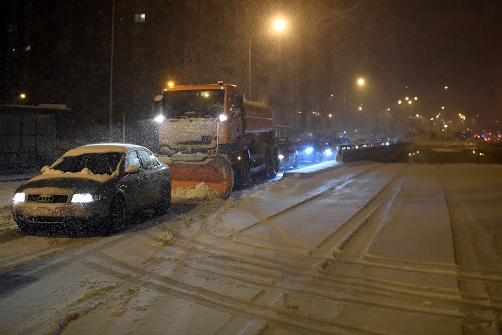 Caos en las carreteras españolas por una de las mayores nevadas de las últimas décadas