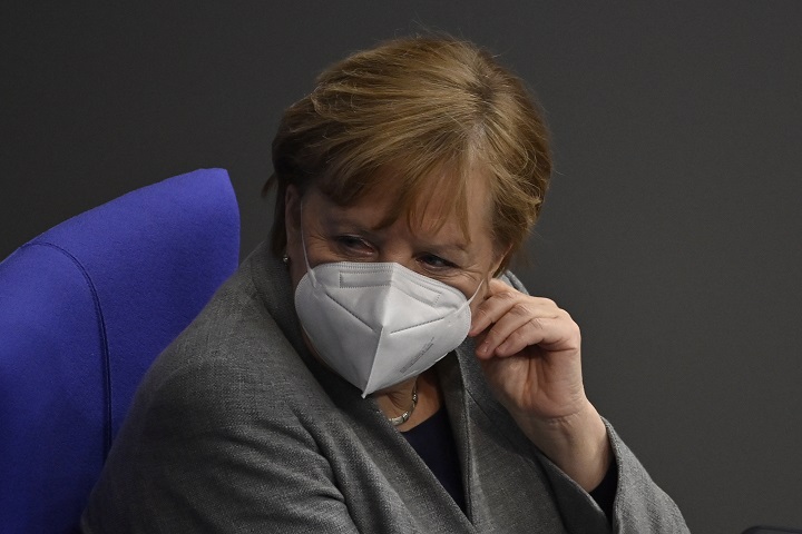 El "rombo" de Merkel, un gesto que se volvió icónico