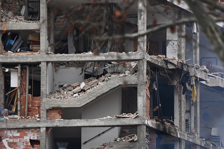 Fuerte explosión en un edificio en el centro de Madrid