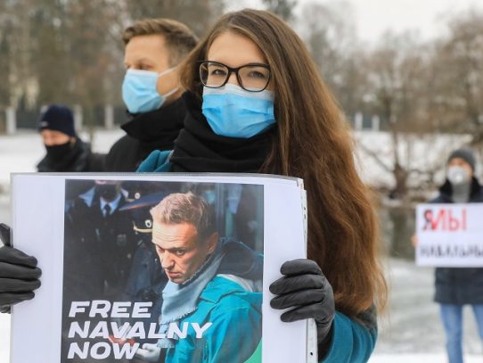 Partidarios de Navalni convocan a reunirse el domingo ante sede de los servicios secretos