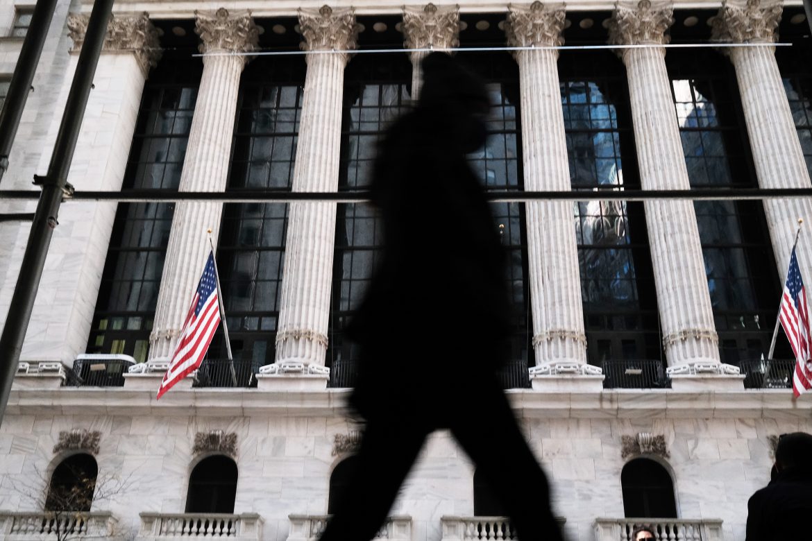 Presión especulativa baja y Wall Street se recupera