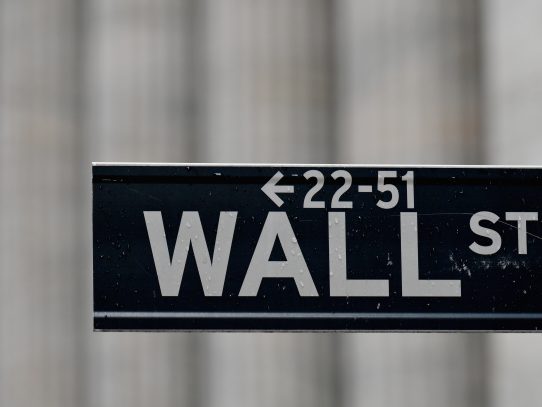 Su peor semana en tres meses la cerró hoy Wall Street: Dow Jones -2,03%, Nasdaq -2,00%