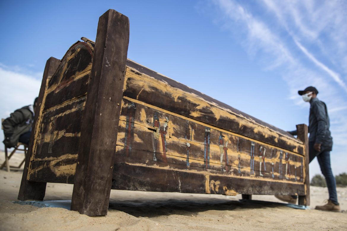 Egipto desvela "tesoros" de 3.000 años del sitio arqueológico de Saqqara