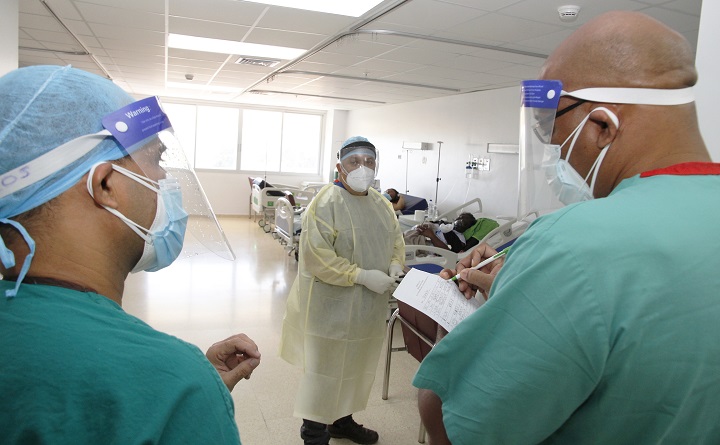 HSMA capacita especialistas extranjeros para atención de pacientes COVID-19